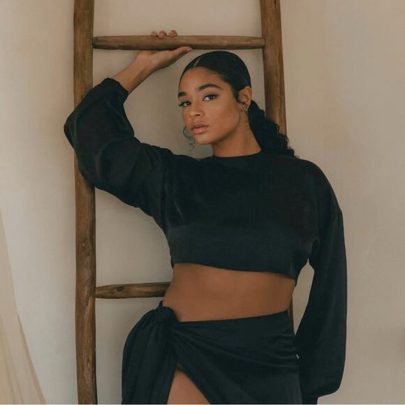 B. FREEDOM Simona Wide Sleeve Satin Crop Top - Picture 1 of 7